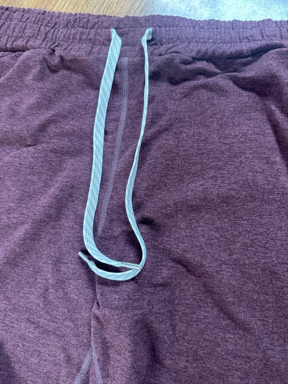Vuori Women's Fig Heather Drawstring Joggers - Picture 4 of 6